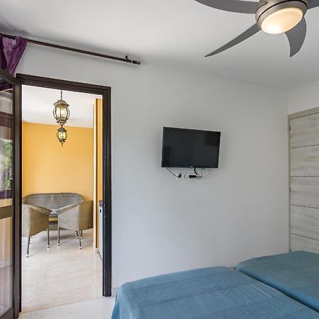 Amazing 3 Bedroom Apartment On The First Line Of The Best Las Americas Beach, Air Conditioner And Terrace Ocean View Playa de las Americas  Exterior foto