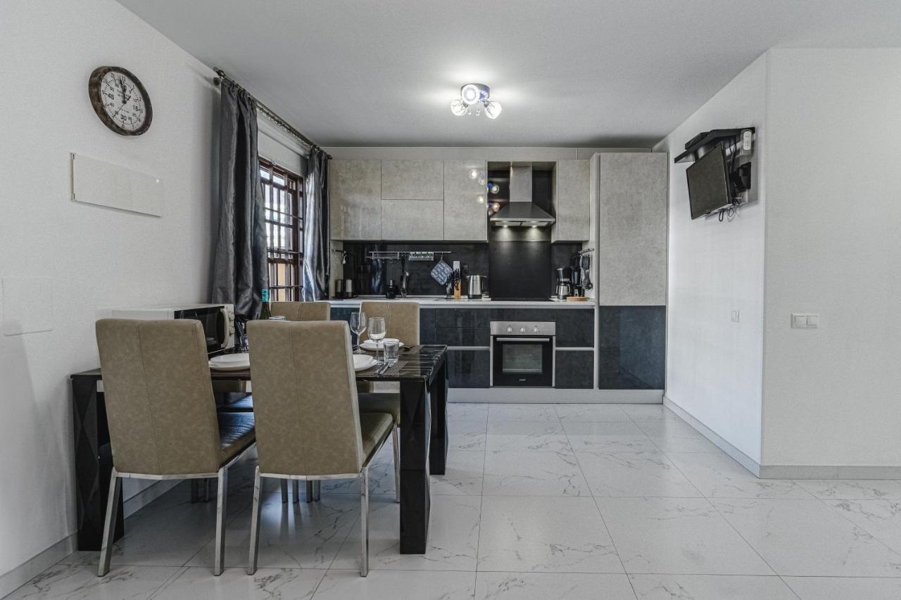 Amazing 3 Bedroom Apartment On The First Line Of The Best Las Americas Beach, Air Conditioner And Terrace Ocean View Playa de las Americas  Exterior foto