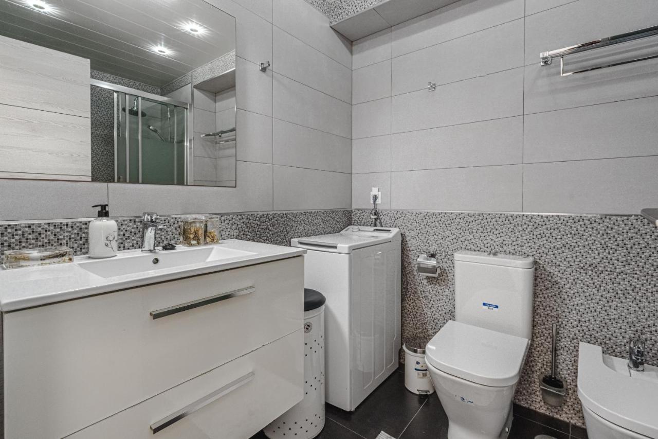 Amazing 3 Bedroom Apartment On The First Line Of The Best Las Americas Beach, Air Conditioner And Terrace Ocean View Playa de las Americas  Exterior foto